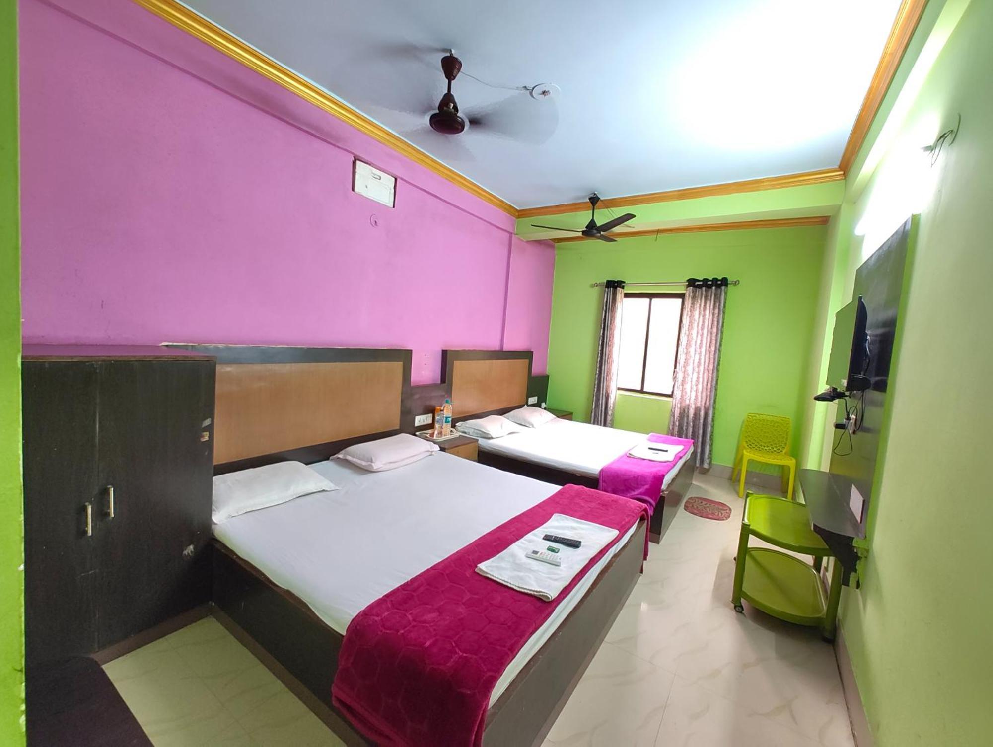 Goroomgo Samrat Palace Puri Near Sea Beach With Parking Facilities - Restaurant Available - Couple Friendly Exterior photo