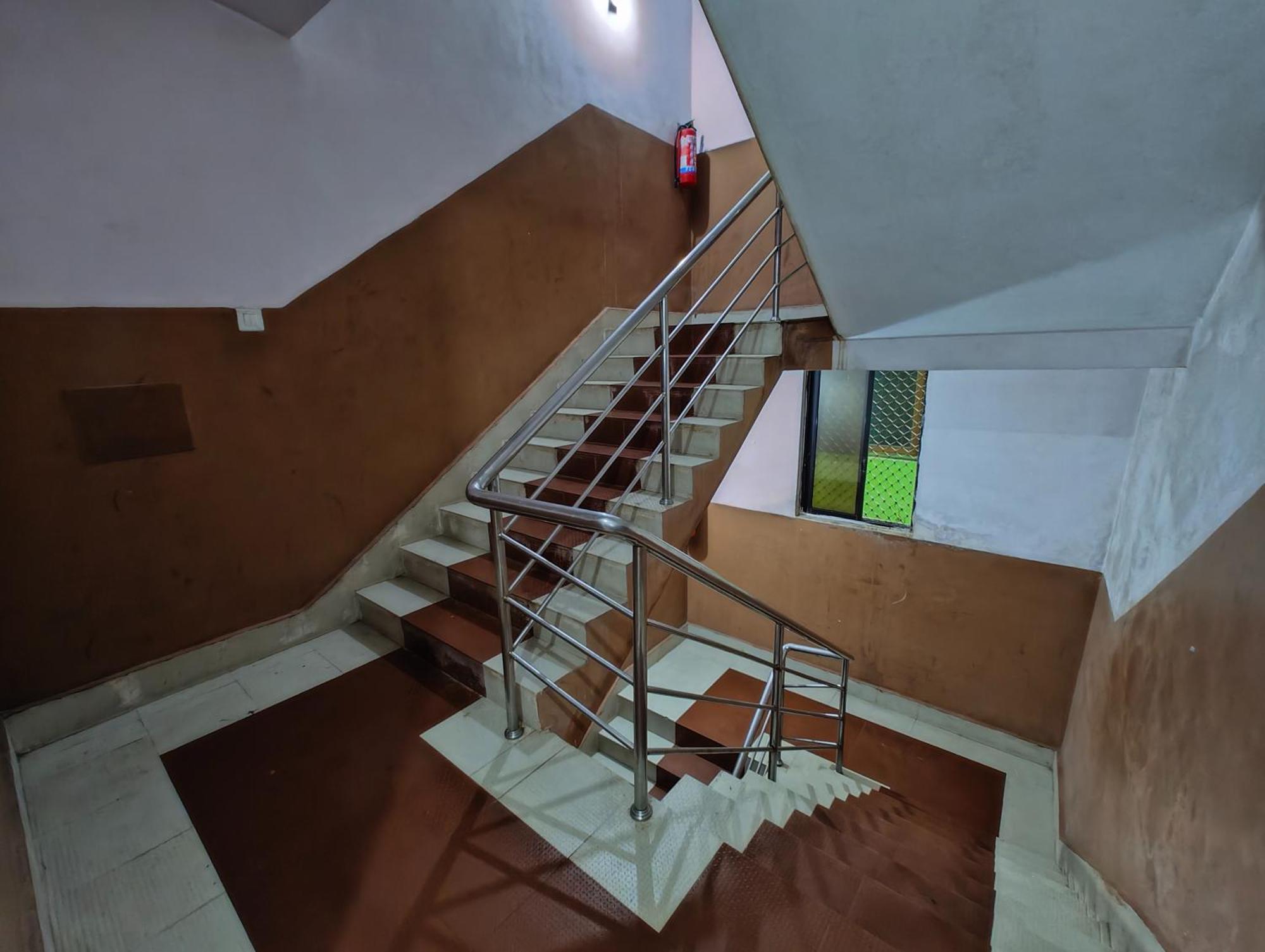 Goroomgo Samrat Palace Puri Near Sea Beach With Parking Facilities - Restaurant Available - Couple Friendly Exterior photo